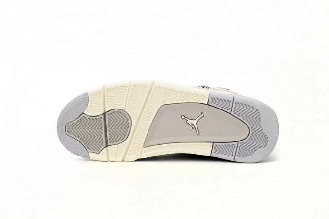Moments WMNS AQ9129-001 4 Air Jordan Frozen 1023